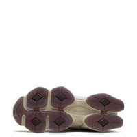 New Balance x Sydney McLaughlin 9060 "Linen/Stonew...