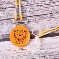 مشبك أمان سماعة كرتوني