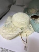 قبعة اطفال بوردة