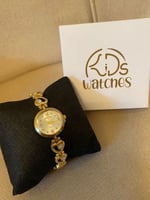 ساعة بناتية قلب