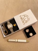 طقم ساعة مربع ذهبي وابيض