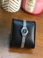 ساعة مواليد اسود