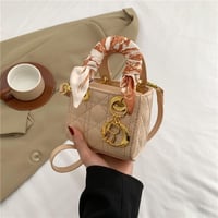 شنطة بناتية شبيهة ديور