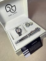 طقم اطفال مربع فضي مع ضمان