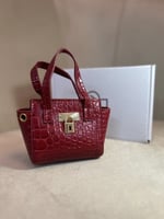 شنطة يد بناتي أنيقة