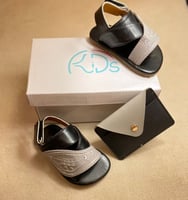 طقم نعال زبيري شرقي للاطفال مع محفظة - الأسود