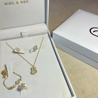 طقم طفلة على شكل أرنب