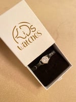 ساعة جلد مواليد