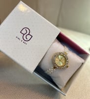 ساعة أطفال بسوار اللؤلؤ