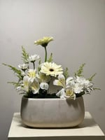 فازة ورد ابيض