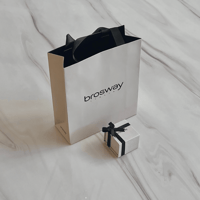 حلق فضي بكرستال اللافندر من براند Brosway