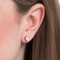 حلق ذهبي بالقلب الأبيض ماركة لوكا بارا