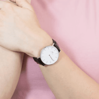 ساعة جلد أسود ماركة Daniel Wellington