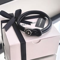 سوار رجالي جلد أسود من براند ارماني