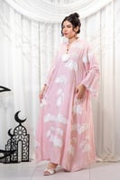 جلابية رمضانية بتطريز ورود بيضاء مع فصوص كرستال