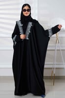عباية بشت اسود بتدخيلات تطريز من الامام والكم