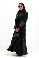 عباية الفراشة باللون الكحلي