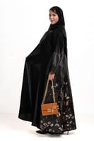 عباية الفراشة