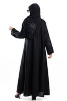 عباية وله باللون الأسود