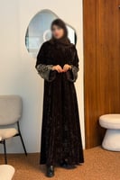 عباية أفنان باللون زيتي الداكن