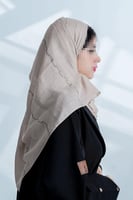 طرحة Z135 لون بيج بتطريز نحاسي