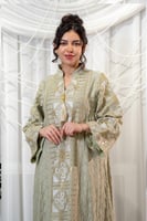 جلابية رمضانية باللون تفاحي مع تطريز وشك