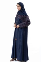 عباية شتوية بتدخيلات قماش الكشميري الأنيق