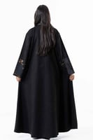 عباية شتوية أسود بتدخيلات قماش جاكار فرنسي مع ازار...