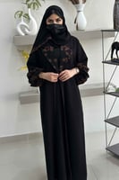 عباية أنيقة بياقة وكم مزموم وتطريز بني ع الياقة وا...