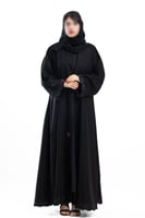 عباية سكون كلوش بتطريز اسود مع كرستال