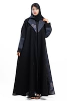 عباية فاتنة باللون الكحلي