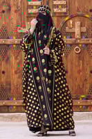 عباية يوم التأسيس مع تدخيلات قماش اسود متزين بهوية...