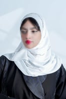 طرحة Z133 لون ابيض بتطريز فضي