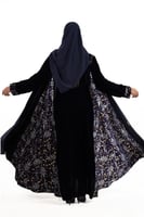 عباية رسيل مخمل كحلي مطرز