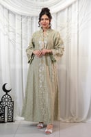 جلابية رمضانية باللون تفاحي مع تطريز وشك