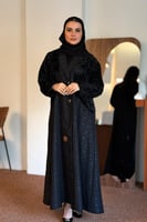 عباية وسن بمخمل مورد اسود