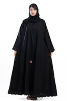 عباية سكون كلوش بتطريز اسود مع كرستال