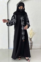 عباية بياقة طولية مع تدخيلات تطريز من الأمام والكم