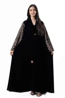 عباية شتوية بتدخيلات قماش بيج مع دانتيل وشك ع الكم