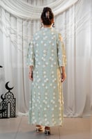 جلابية فيروزي رمضانية بتطريز ورود بيضاء انيقة