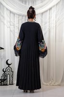 جلابية أنيقة برش كرستال ع القماش وتطريز الاكمام