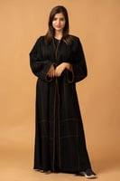 عباية عملية بتطريز خطوط وقيطان كركمي