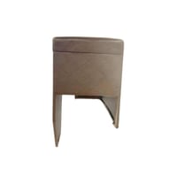 تكاية شاص فاخرة لون بيج مع حامل اكواب