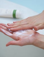 بلسم لتنشيط وانعاش وترطيب الشعر من كيرلي شل