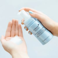 منظف الهيالورنيك الكريمي