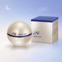 كريم اللؤلؤ الليلي المرطب من سي إن سي