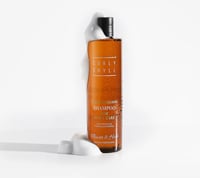 شامبو مرطب ومهديء لفروة الرأس الجافة والحساسة من ك...