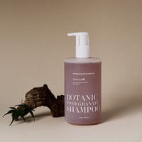 شامبو الرمان بوتانيك لتغذية ولمعان الشعر 470ml