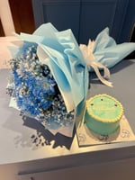 باقة الهدوء الأزرق /كريز وجبسوفيليا مع الكيك