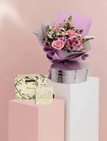 باقة رقيقة ومبهجة مع شوكلاتة باتشي او فيريرو او ال...